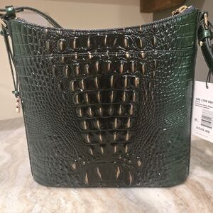 Elegant Green Crocodile-Embossed Women's Bag